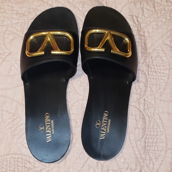 Sandals - Picture 2 of 4